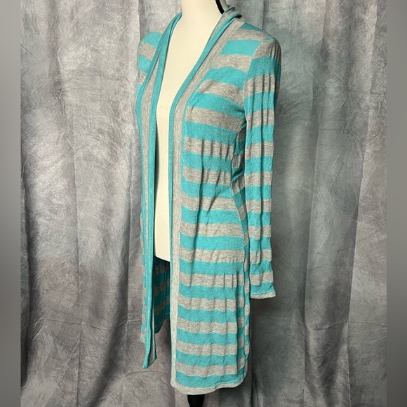 Pretty Young Thing Robin’s Egg Blue & Light Gray Open Front Long Sleeve Duster - Picture 3 of 8